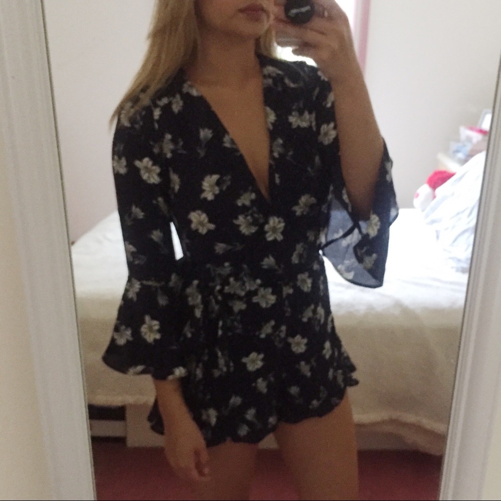 Forever 21 | Floral Ruffle Romper Small - Picture 1 of 5
